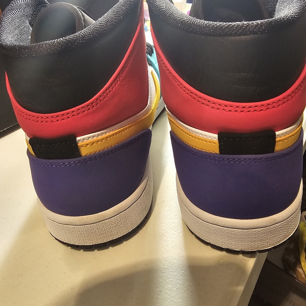 Jordan 1 MidBred Multi-Color - Picture 3 of 9